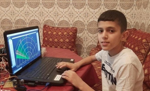 شاهدوا.. الطفل المغربي مبتكر "كمامة المستقبل" ينتزع لقب الإبتكار عالميا من بين حوالي ألف مشارك