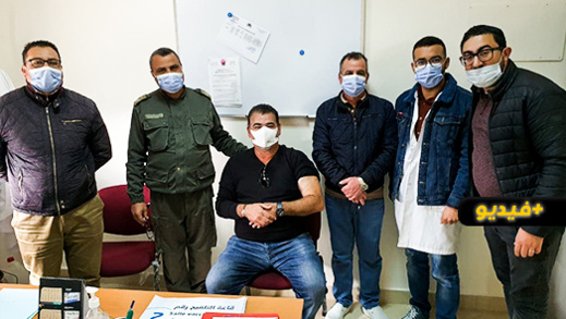 شاهدوا .. البرلماني السابق يحيى يحيى يتلقى الجرعة الأولى من لقاح كورونا ببني أنصار وينوه بمجهودات السلطات شاهدوا .. البرلماني السابق يحيى يحيى يتلقى الجرعة الأولى من لقاح كورونا ببني أنصار وينوه بمجهودات السلطات