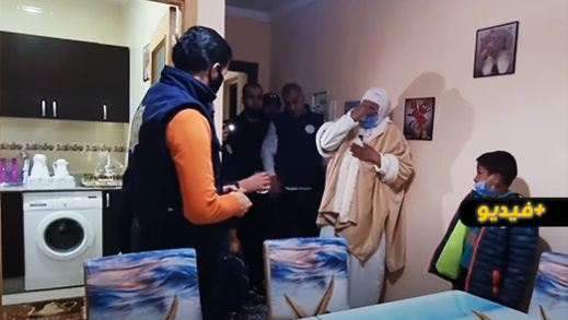 مؤثر.. مفاجأة أسرة تسكن مقبرة بني انصار بتسليمها منزلا جديدا