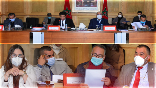 مجلس جهة الشرق يدعم تجديد أسطول سيارات الأجرة الصغيرة والكبيرة وينزل سياسات الهجرة مجلس جهة الشرق يدعم تجديد أسطول سيارات الأجرة الصغيرة والكبيرة وينزل سياسات الهجرة