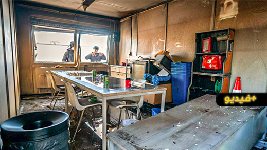 شاهدوا.. إلقاء قنبلة لتفجير مركز الكشف عن فيروس كورونا بأمستردام  شاهدوا.. إلقاء قنبلة لتفجير مركز الكشف عن فيروس كورونا بأمستردام