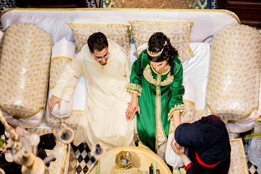 فرار عريسين ليلة زفافهما بعد تدخل رجال الأمن فرار عريسين ليلة زفافهما بعد تدخل رجال الأمن