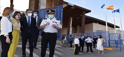 صحافة مليلية تخطب ود المغرب.. الناظور في أزمة وقطع العلاقات سيغرق اسبانيا في الهجرة صحافة مليلية تخطب ود المغرب.. الناظور في أزمة وقطع العلاقات سيغرق اسبانيا في الهجرة