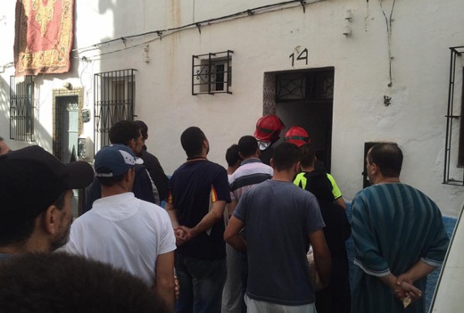 أم لثلاثة أطفال تنهي حياتها شنقا داخل غرفة نومها أم لثلاثة أطفال تنهي حياتها شنقا داخل غرفة نومها