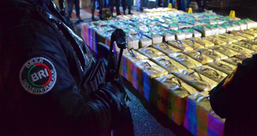 عملية أمنية جديدة تسفر عن حجز حوالي طنين من مخدر الحشيش عملية أمنية جديدة تسفر عن حجز حوالي طنين من مخدر الحشيش