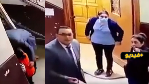 شاهدوا.. كاميرا مراقبة ترصد تحرش رجل أعمال بطفلة صغيرة وتصدي سيدة له