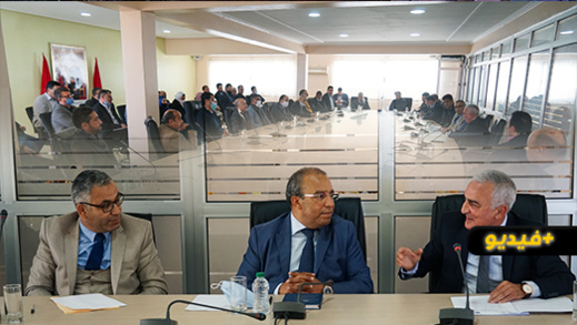 غرفة التجارة والصناعة بالناظور تنظم لقاءً على شرف المديرين الجهوي والإقليمي للضرائب غرفة التجارة والصناعة بالناظور تنظم لقاءً على شرف المديرين الجهوي والإقليمي للضرائب