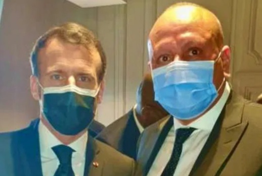 تكريم مغربي كان وراء القبض على إرهابي جزائري من طرف الرئيس الفرنسي تكريم مغربي كان وراء القبض على إرهابي جزائري من طرف الرئيس الفرنسي