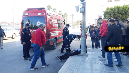 شاهدوا.. مجهولون يعتدون بشكل شنيع على شاب وسط الشارع العام بالناظور شاهدوا.. مجهولون يعتدون بشكل شنيع على شاب وسط الشارع العام بالناظور