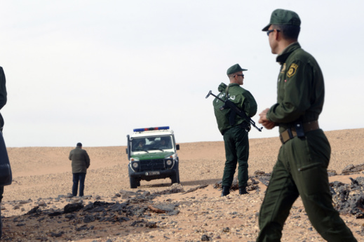 لماذا لا يتدخل المغرب بعد تطاول الجيش الجزائري على أراضي فلاحين بفكيك؟  لماذا لا يتدخل المغرب بعد تطاول الجيش الجزائري على أراضي فلاحين بفكيك؟