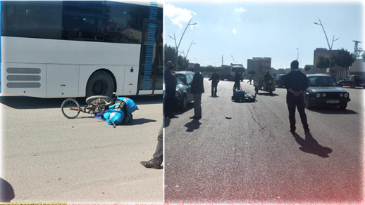 اصطدام مباشر بين سيارة ودراجة هوائية يرسل بائعا للمتلاشيات إلى مستعجلات مستشفى الحسني بالناظور اصطدام مباشر بين سيارة ودراجة هوائية يرسل بائعا للمتلاشيات إلى مستعجلات مستشفى الحسني بالناظور