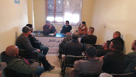 مهنيي سيارات الأجرة الكبيرة بالدريوش يلتحقون بنقابة الاتحاد المغربي للشغل مهنيي سيارات الأجرة الكبيرة بالدريوش يلتحقون بنقابة الاتحاد المغربي للشغل