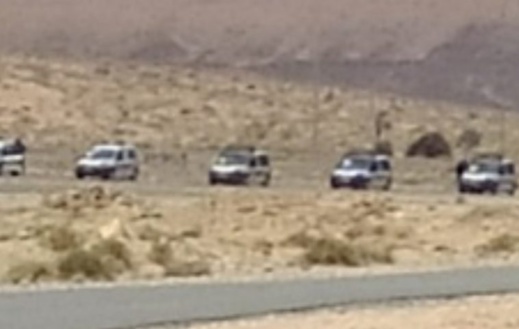 فيديو غريب.. تعزيزات أمنية مغربية لمنع المواطنين من دخول أراضيهم بعد أن استولت عليها الجزائر فيديو غريب.. تعزيزات أمنية مغربية لمنع المواطنين من دخول أراضيهم بعد أن استولت عليها الجزائر