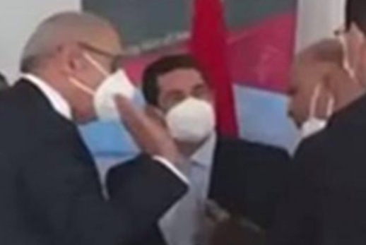 بالفيديو.. والي الجهة "يعتدي" جسديا على رئيس جماعة بحضور أمزازي بالفيديو.. والي الجهة "يعتدي" جسديا على رئيس جماعة بحضور أمزازي