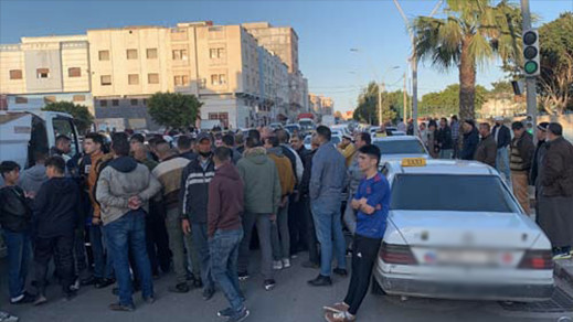 أمن الناظور يطبق القانون في قضية "الطاكسيات" بعد توصلهم بعدة شكايات أمن الناظور يطبق القانون في قضية "الطاكسيات" بعد توصلهم بعدة شكايات