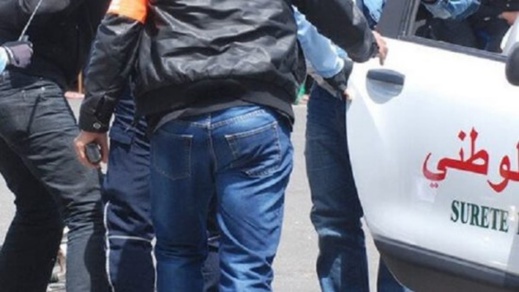 يستهدف الراغبات في الزواج.. الاطاحة بعسكري انتحل صفة ضابط شرطة للنصب والاحتيال يستهدف الراغبات في الزواج.. الاطاحة بعسكري انتحل صفة ضابط شرطة للنصب والاحتيال