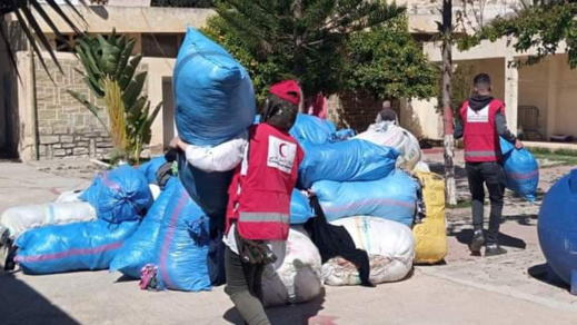 الهلال الأحمر يطلق مبادرة لتوزيع الملابس على القرى والمداشر بالريف الهلال الأحمر يطلق مبادرة لتوزيع الملابس على القرى والمداشر بالريف