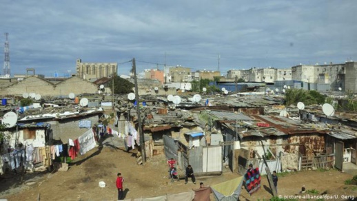 دراسة حديثة: دخل نصف المغاربة لا يتعدى 1200 درهم في الشهر دراسة حديثة: دخل نصف المغاربة لا يتعدى 1200 درهم في الشهر