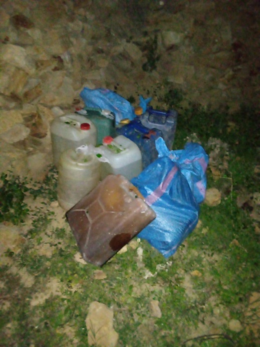 استعدادا لتزويد قارب.. العثور على كمية مهمة من البنزين نواحي الناظور استعدادا لتزويد قارب.. العثور على كمية مهمة من البنزين نواحي الناظور