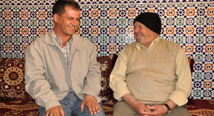 الحاج محمد أزداد: الأمير محمد عبد الكريم الخطابي له دور كبير في نشر الإسلام في جزيرة لارينيون الحاج محمد أزداد: الأمير محمد عبد الكريم الخطابي له دور كبير في نشر الإسلام في جزيرة لارينيون