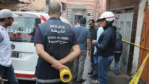 جريمة مروعة.. زوج يطعن زوجته قبل أن يذبحها ويرديها قتيلة جريمة مروعة.. زوج يطعن زوجته قبل أن يذبحها ويرديها قتيلة
