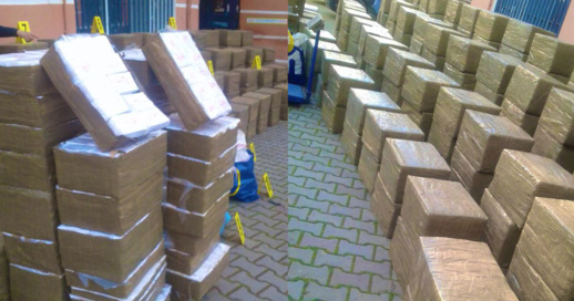 اكتشاف شحنة من الحشيش يبلغ وزنها أزيد من 13 طنا اكتشاف شحنة من الحشيش يبلغ وزنها أزيد من 13 طنا