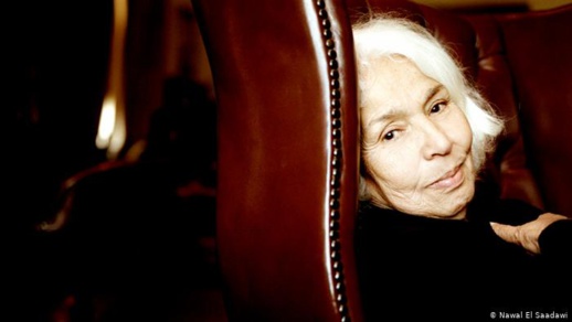 فيديو مزعوم لحارس المقبرة.. أصوات مرعبة من قبر المفكرة نوال السعداوي فيديو مزعوم لحارس المقبرة.. أصوات مرعبة من قبر المفكرة نوال السعداوي