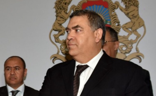 نصاب يبيع أملاك الدولة لمسؤول بوزارة الداخلية نصاب يبيع أملاك الدولة لمسؤول بوزارة الداخلية