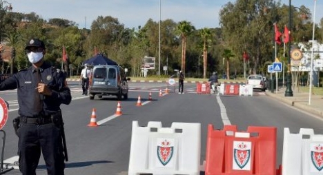 السلطات تفرض شهادة التلقيح للتنقل بين المدن السلطات تفرض شهادة التلقيح للتنقل بين المدن