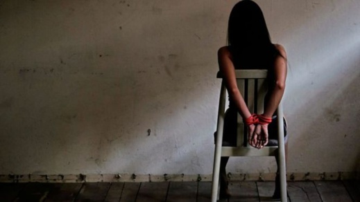 اعتقال شخص اختطف سيدة لتصفية الحسابات مع ابنها اعتقال شخص اختطف سيدة لتصفية الحسابات مع ابنها