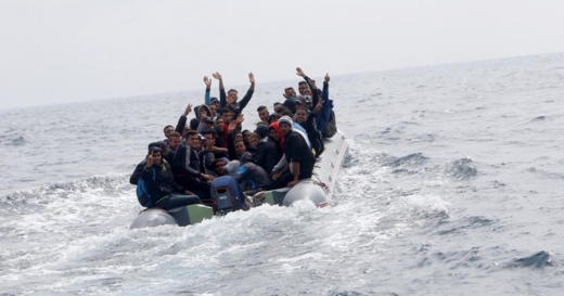 رحلة غريبة.. مغاربة أبحروا إلى اسبانيا فوجدوا أنفسهم في البرتغال رحلة غريبة.. مغاربة أبحروا إلى اسبانيا فوجدوا أنفسهم في البرتغال