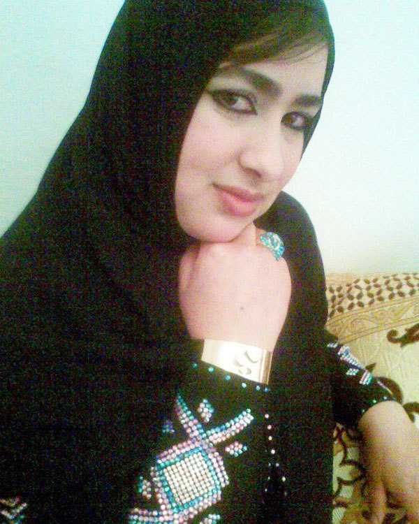 الرسامة التشكيلية ابنة مدينة الناظور”مونية مزياني” تفتح قلبها لناظورسيتي وتحكي عن بدايتها في الرسم الرسامة التشكيلية ابنة مدينة الناظور”مونية مزياني” تفتح قلبها لناظورسيتي وتحكي عن بدايتها في الرسم