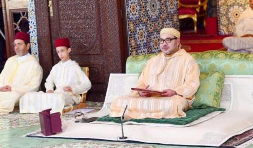 الملك يعطي تعليماته لدعم الفئات الفقيرة الملك يعطي تعليماته لدعم الفئات الفقيرة