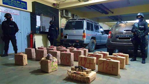 مصالح الشرطة القضائية تضع يدها على كمية مهمة من المخدرات مصالح الشرطة القضائية تضع يدها على كمية مهمة من المخدرات