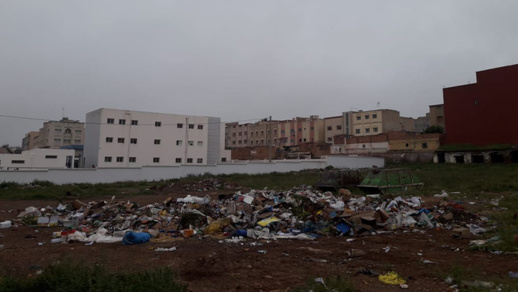 كارثة بيئية تهدد تلاميذ ثانوية ابن النفيس بالعروي.. والمجلس الجماعي في غياب تام كارثة بيئية تهدد تلاميذ ثانوية ابن النفيس بالعروي.. والمجلس الجماعي في غياب تام