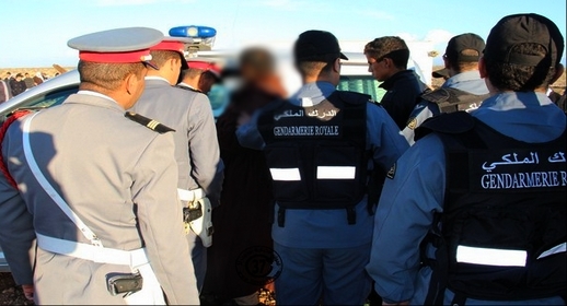 صادم.. مختل عقلي يقتل مسنّة وطفلين شقيقين ويعرض 3 آخرين لاصابات خطيرة صادم.. مختل عقلي يقتل مسنّة وطفلين شقيقين ويعرض 3 آخرين لاصابات خطيرة