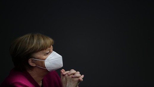 ألمانيا تحثّ مواطنيها على الإذعان لقيودٍ صارمة لمكافحة "كورونا" ألمانيا تحثّ مواطنيها على الإذعان لقيودٍ صارمة لمكافحة "كورونا"