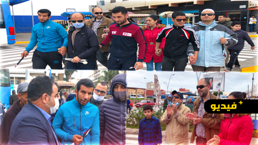 مكفوفو الناظور يخوضون وقفة احتجاجية بمحطة حافلات "فيكتاليا" للمطالبة بمجانية النقل الحضري  مكفوفو الناظور يخوضون وقفة احتجاجية بمحطة حافلات "فيكتاليا" للمطالبة بمجانية النقل الحضري