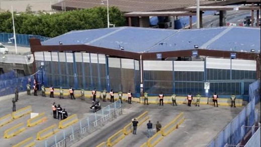 بعد استقبال اسبانيا لزعيم البوليساريو.. فتح المعابر مع مليلية أصبح مستبعدا بعد استقبال اسبانيا لزعيم البوليساريو.. فتح المعابر مع مليلية أصبح مستبعدا