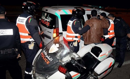 شقيقان في قبضة الأمن بعد سرقة تسع وكالات بنكية شقيقان في قبضة الأمن بعد سرقة تسع وكالات بنكية