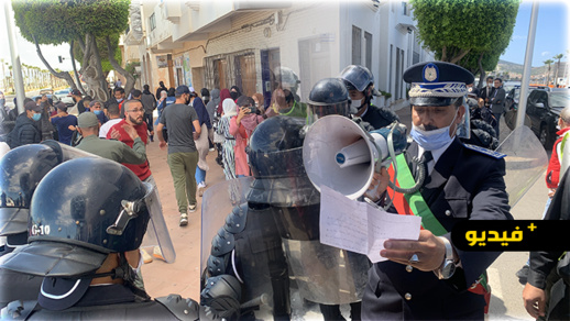 شاهدوا.. الأمن يتدخل لتفريق وقفة إحتجاجية لطلبة بويفار 