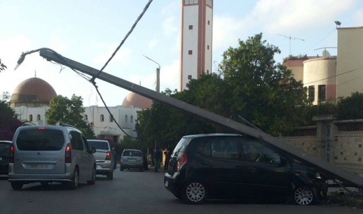 اصطدام سيارة بعمود كهربائي يحول فرحة العيد إلى مأتم