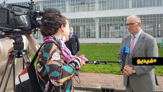 شاهدوا بالريفية.. عمدة روتردام أبو طالب يتلقى الجرعة الأولى من لقاح كورونا ويطالب المواطنين بتلقيه شاهدوا بالريفية.. عمدة روتردام أبو طالب يتلقى الجرعة الأولى من لقاح كورونا ويطالب المواطنين بتلقيه