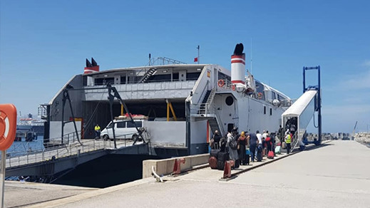 إسبانيا تعلن عن تنظيم رحلة بحرية جديدة من ميناء طنجة إلى الجزيرة الخضراء وطرفاية إسبانيا تعلن عن تنظيم رحلة بحرية جديدة من ميناء طنجة إلى الجزيرة الخضراء وطرفاية