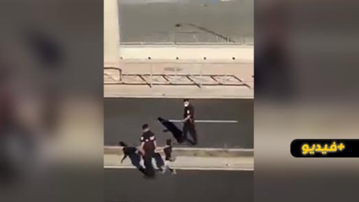 شاهدوا.. لحظة وصول أصغر "حراك" مغربي سباحة إلى سبتة المحتلة شاهدوا.. لحظة وصول أصغر "حراك" مغربي سباحة إلى سبتة المحتلة