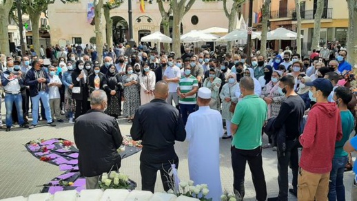 جريمة القتل التي هزت إسبانيا.. مواطنون يترحمون على الأم الحامل وإبنها جريمة القتل التي هزت إسبانيا.. مواطنون يترحمون على الأم الحامل وإبنها