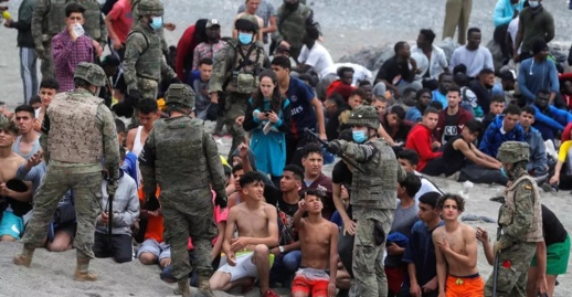 المفوضية الاوروبية تعلق على مشاهد الهجرة الجماعية الى سبتة المفوضية الاوروبية تعلق على مشاهد الهجرة الجماعية الى سبتة