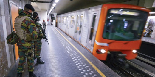 إخلاء محطة "بروكسل-نورد" ببلجيكا بسبب جندي متطرف هارب مدجج بالأسلحة