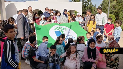 حفل رفع اللواء الأخضر بمدرسة كم وهدانة بعد تتويجها بجائزة المدارس الإيكولوجية حفل رفع اللواء الأخضر بمدرسة كم وهدانة بعد تتويجها بجائزة المدارس الإيكولوجية