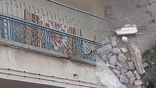 سقوط أجزاء من عمارة سكنية وسط الناظور يهدد بكارثة ومطالب للسلطات بالتدخل سقوط أجزاء من عمارة سكنية وسط الناظور يهدد بكارثة ومطالب للسلطات بالتدخل